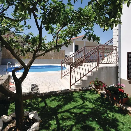 Σπίτι διακοπών Amazing In Mastrinka With Sauna