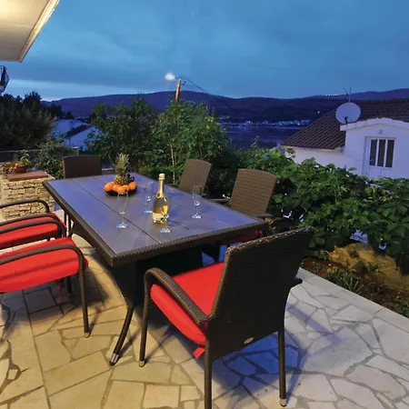 Amazing In Mastrinka With Sauna Nyaraló Trogir