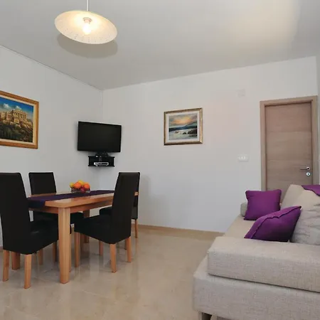 Hébergement de vacances Amazing In Mastrinka With Sauna Trogir