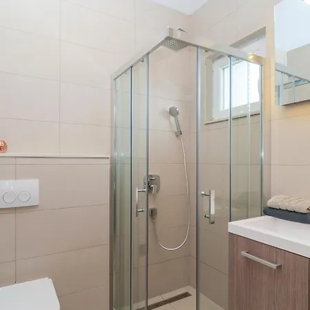 Amazing Home In Mastrinka With Sauna *