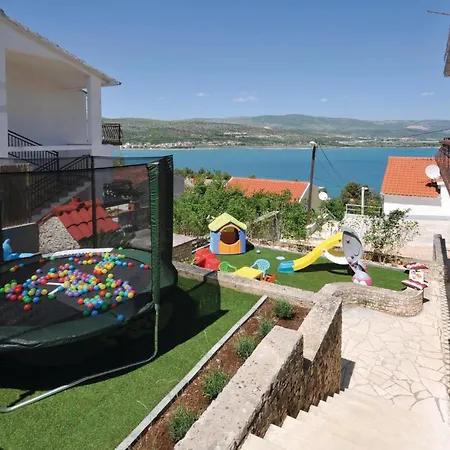 Tatil Evi Cozy In Mastrinka With Sauna Trogir