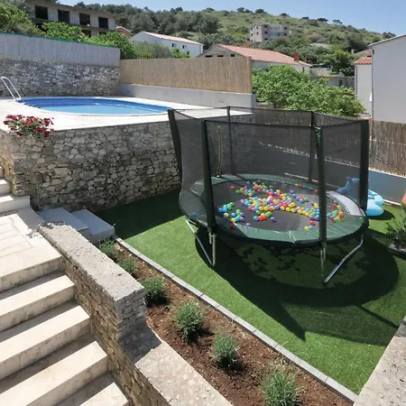 Cozy Home In Mastrinka With Sauna Trogir