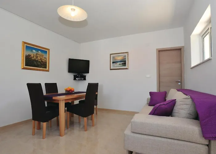 Hébergement de vacances Amazing In Mastrinka With Sauna Trogir