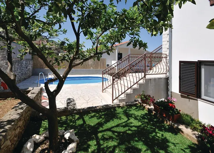 Hébergement de vacances Amazing In Mastrinka With Sauna